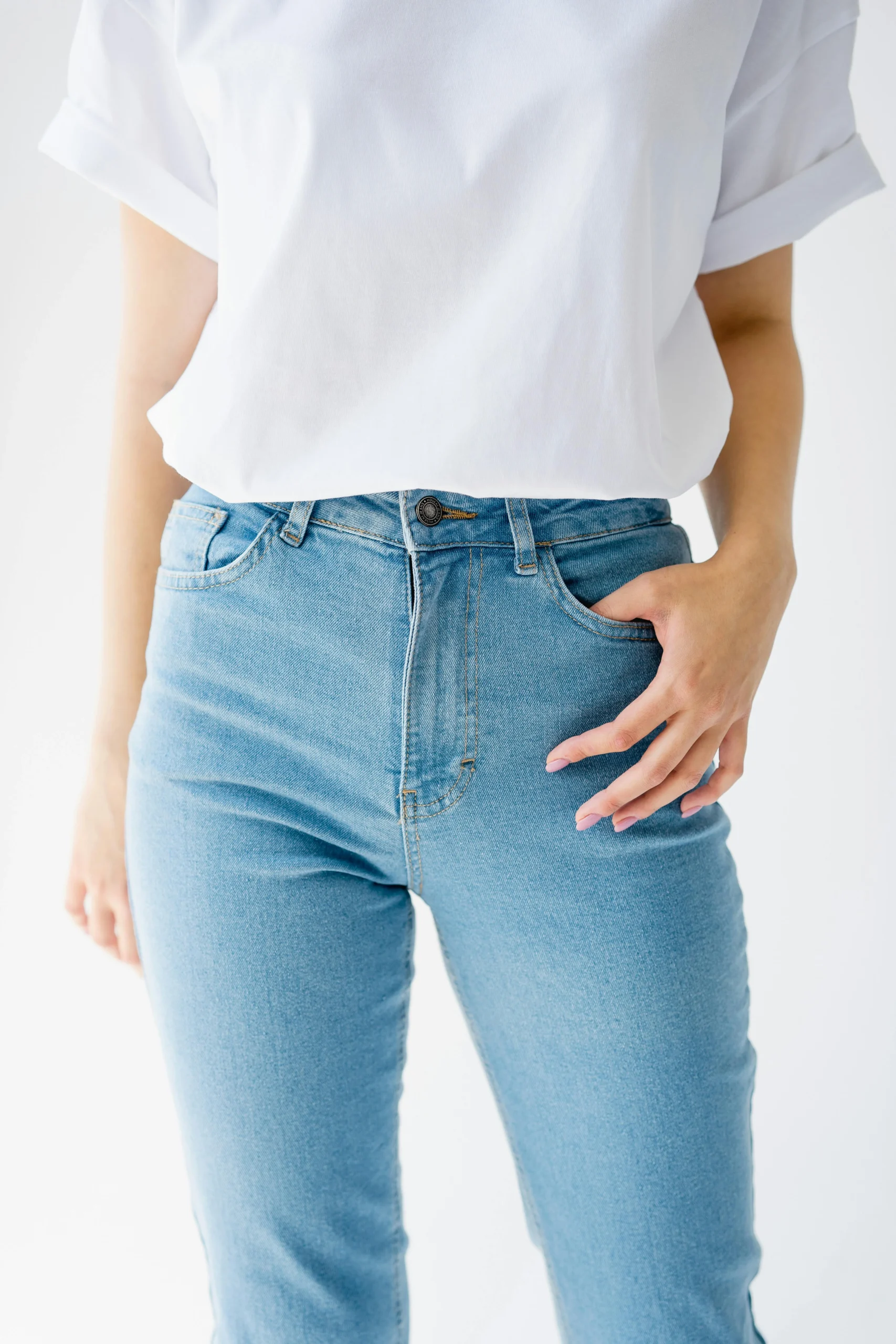 Two-Tone Jeans Fashion Trend